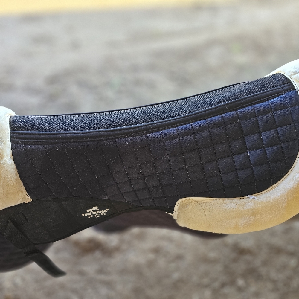 Navy Half Pad With Sheepskin Roll And Underneath New